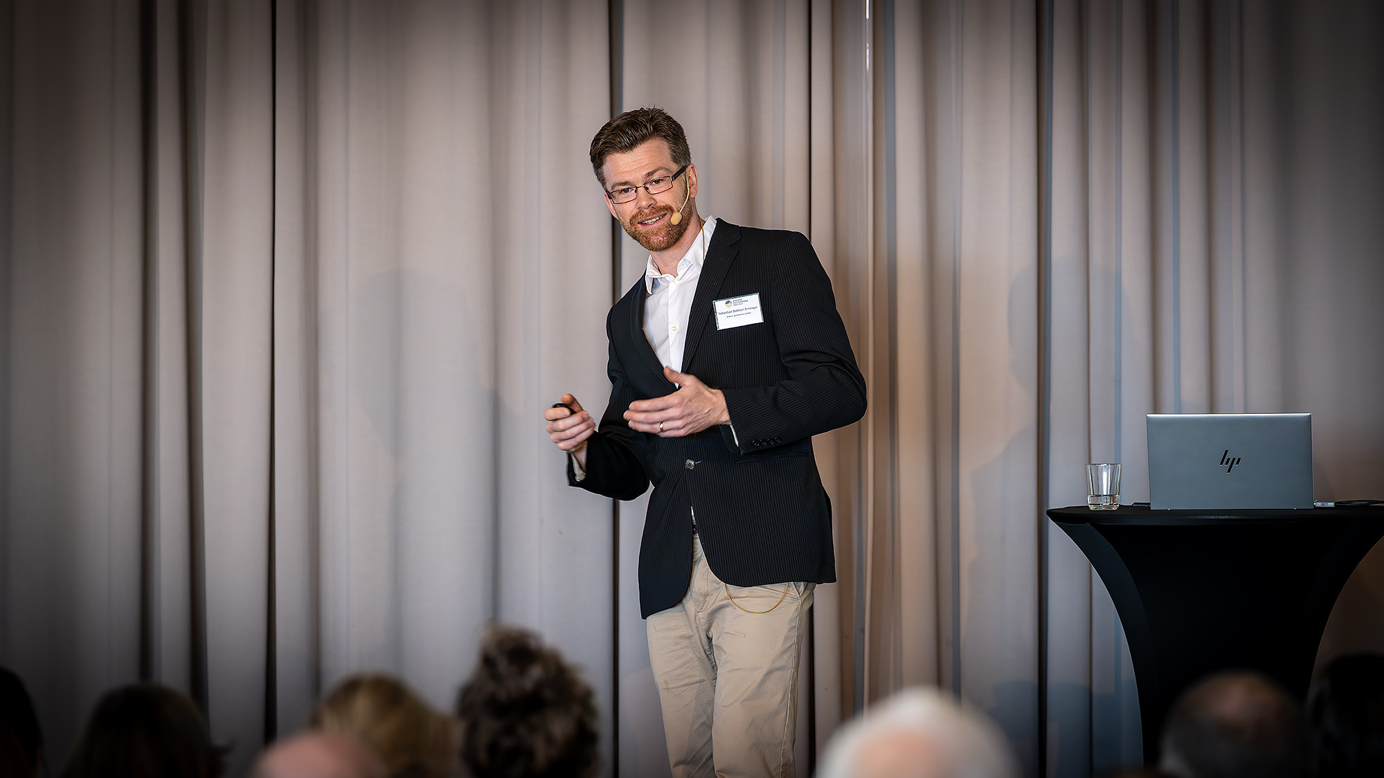 Sebastian Bokhari Irminger presenterar på Kustmötet 2025